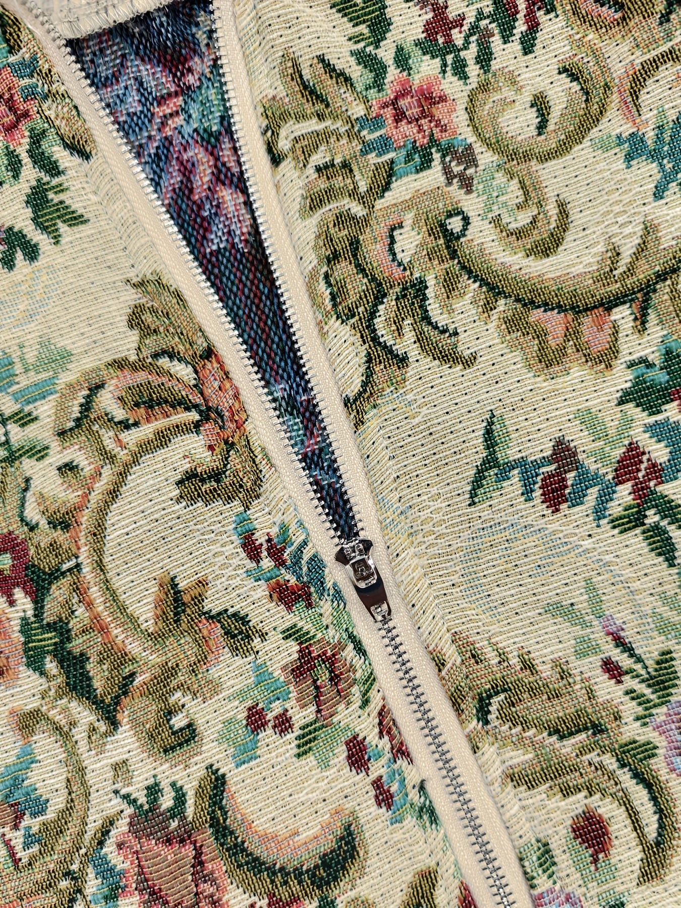 New Spring And Summer Collection, Stylish And Casual, Perfect for Vacations, Featuring a Floral Print with Ruffled Puff Sleeves.