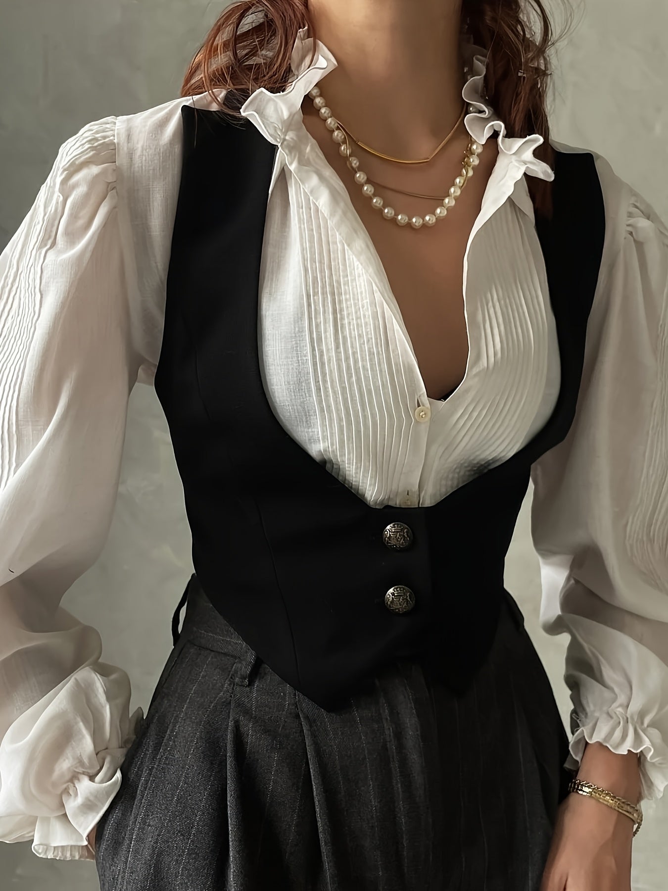 Elegant Women'S Black V-Neck Vest with Pearl Detail - Casual Polyester Sleeveless Jacket, All-Season Wear