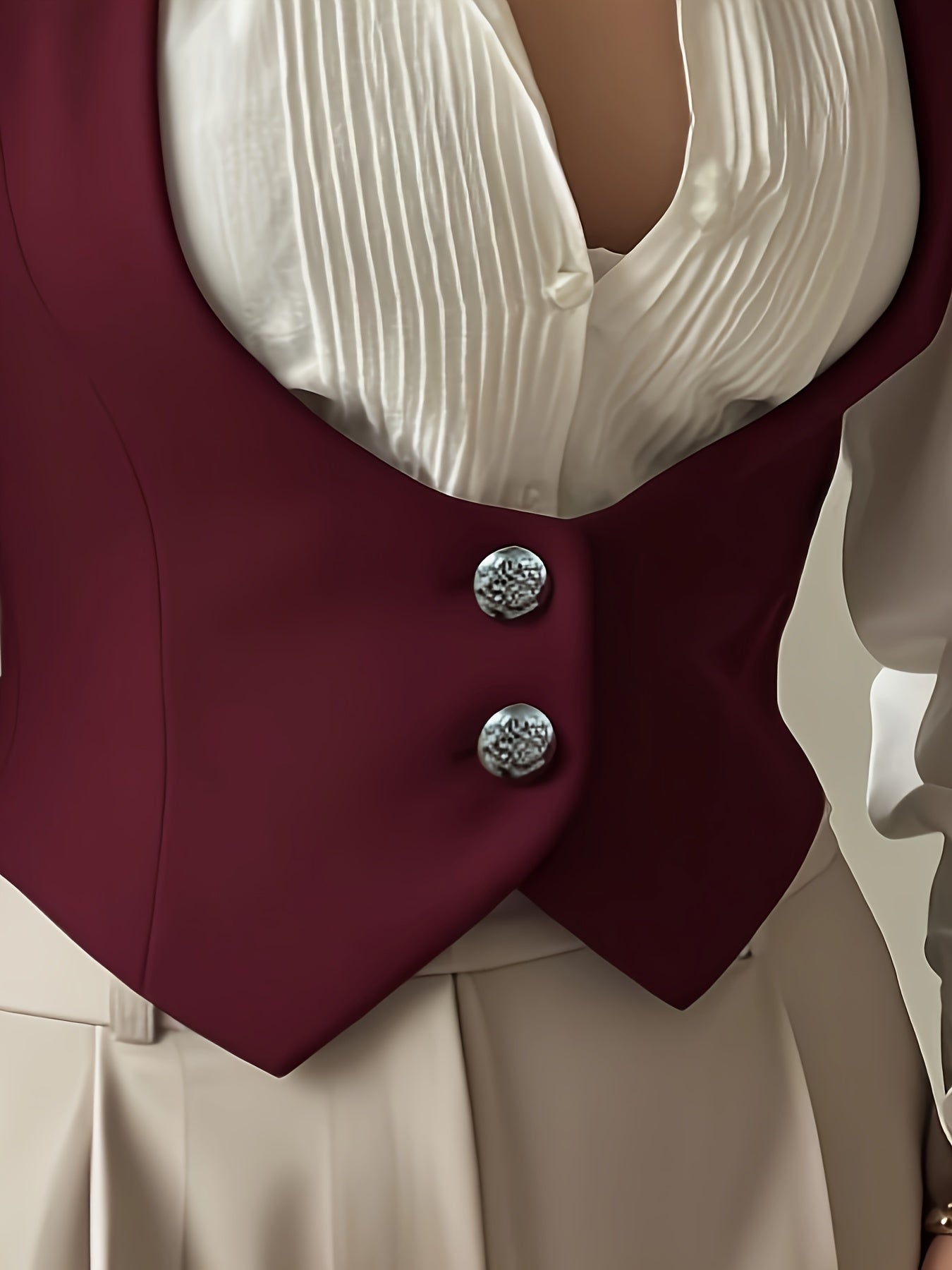Elegant Women'S Black V-Neck Vest with Pearl Detail - Casual Polyester Sleeveless Jacket, All-Season Wear
